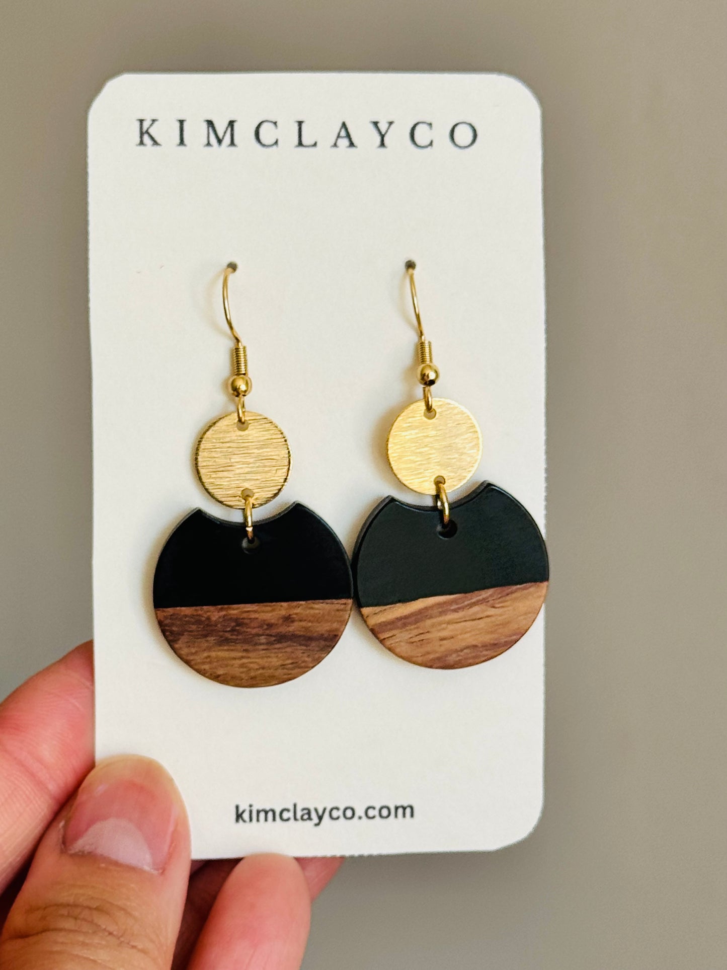 Black resin and wood dangle earrings