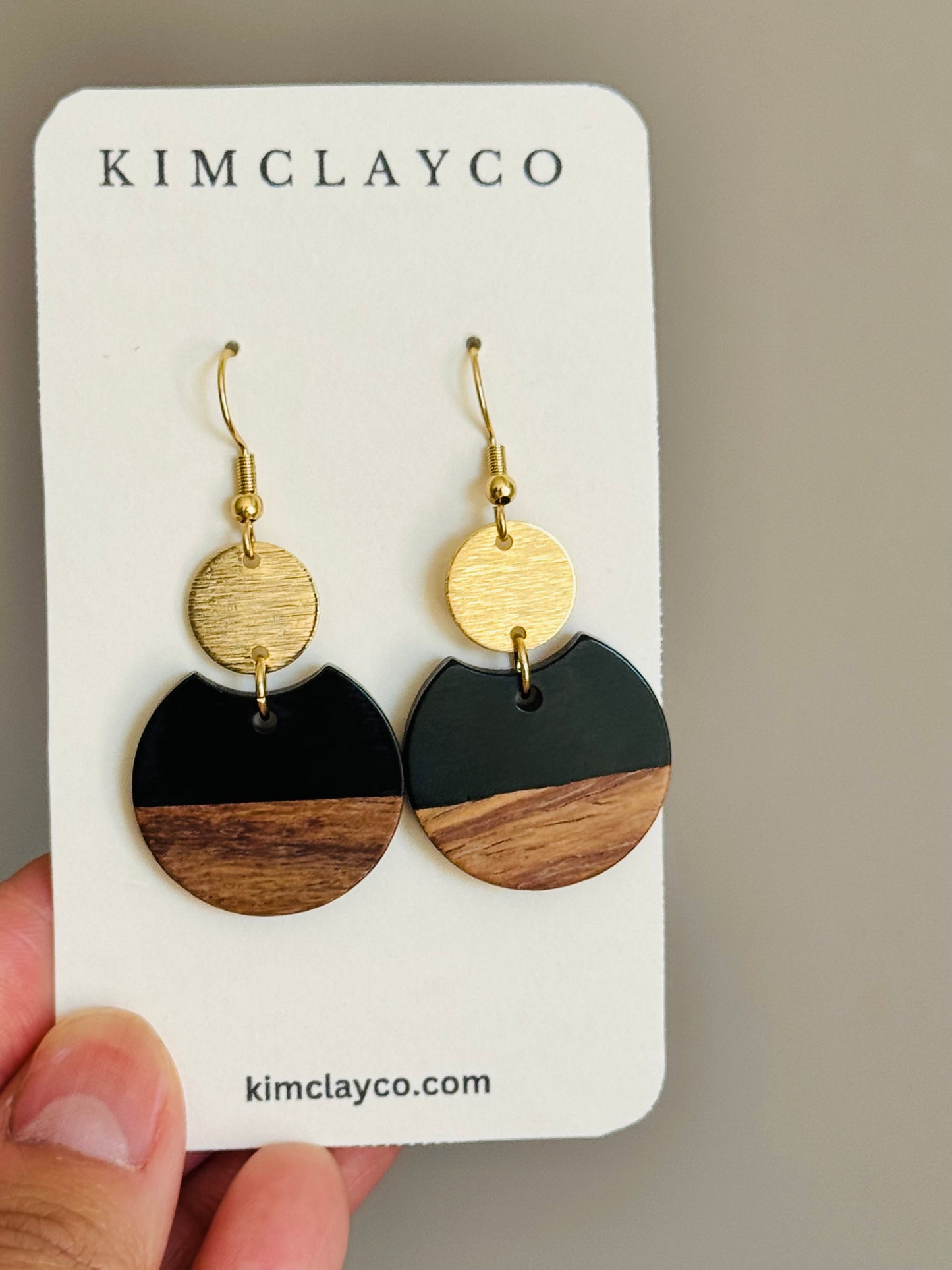 Black resin and wood dangle earrings