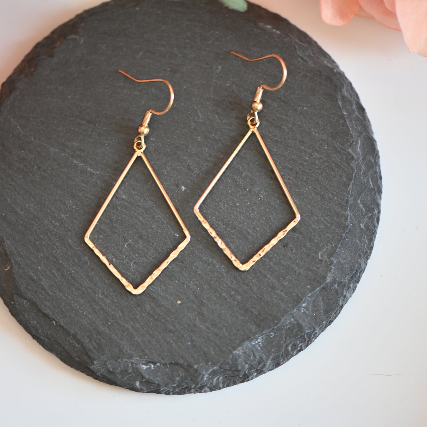 Clearance : Hammered gold diamond shape dangle earrings