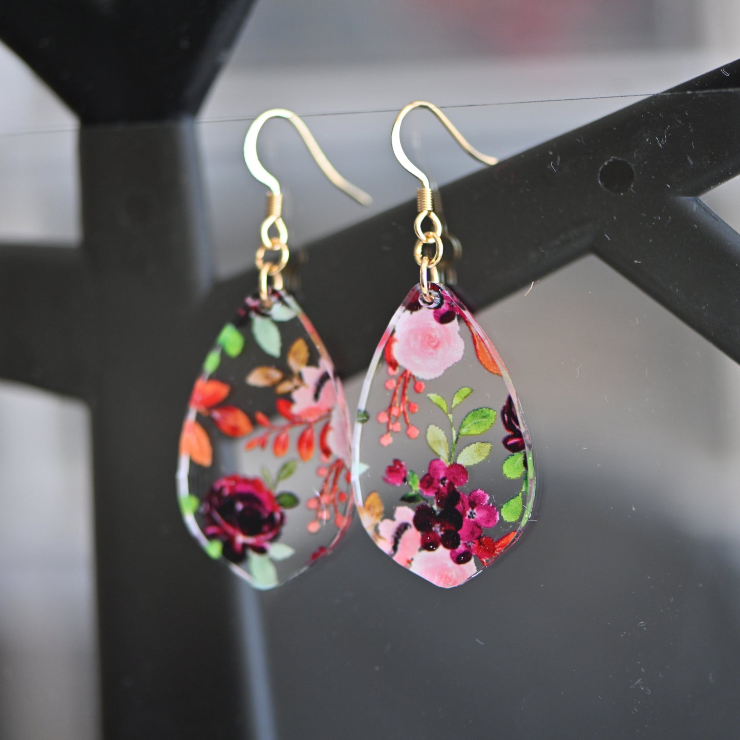 Clearance: Acrylic roses teardrop dangle earrings