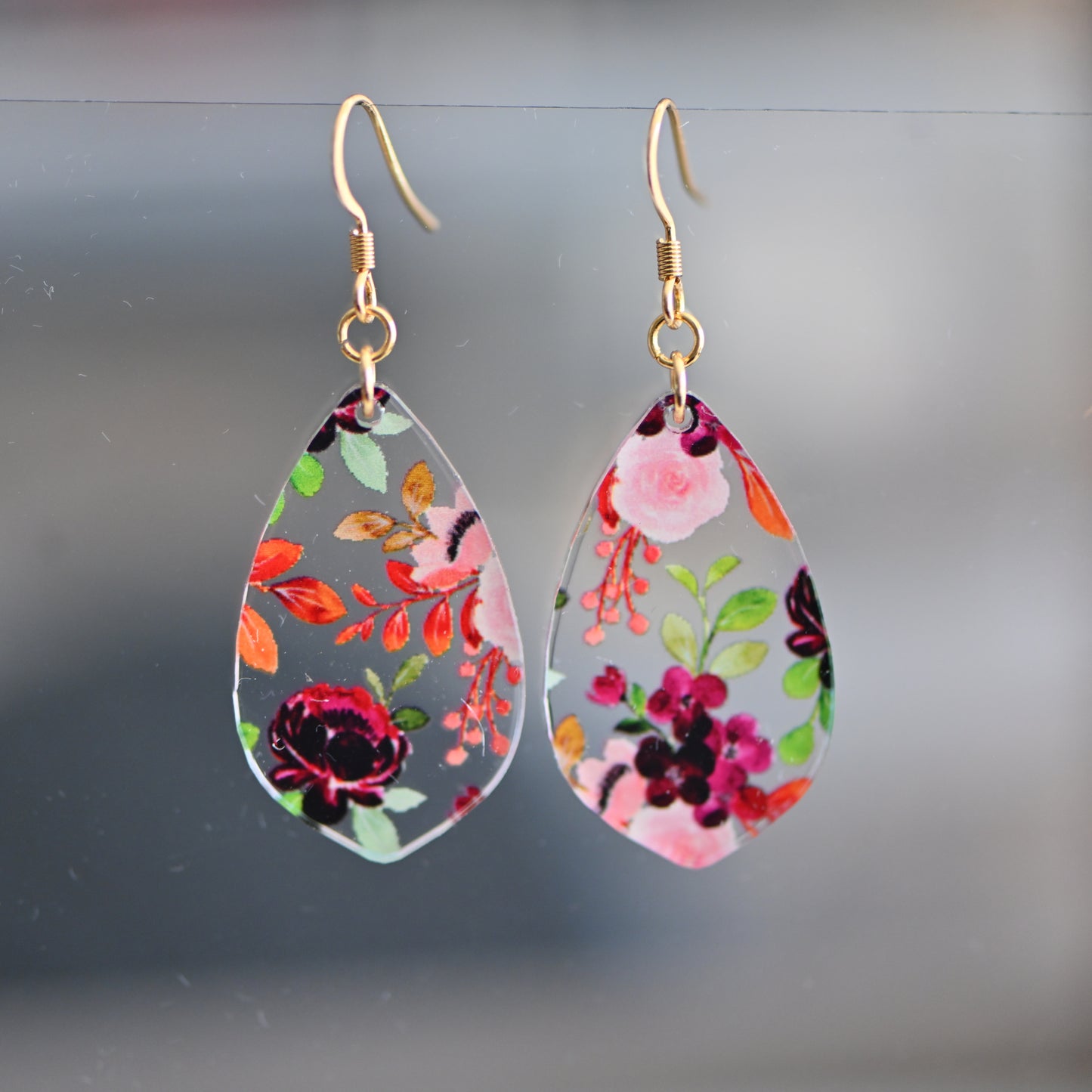 Clearance: Acrylic roses teardrop dangle earrings