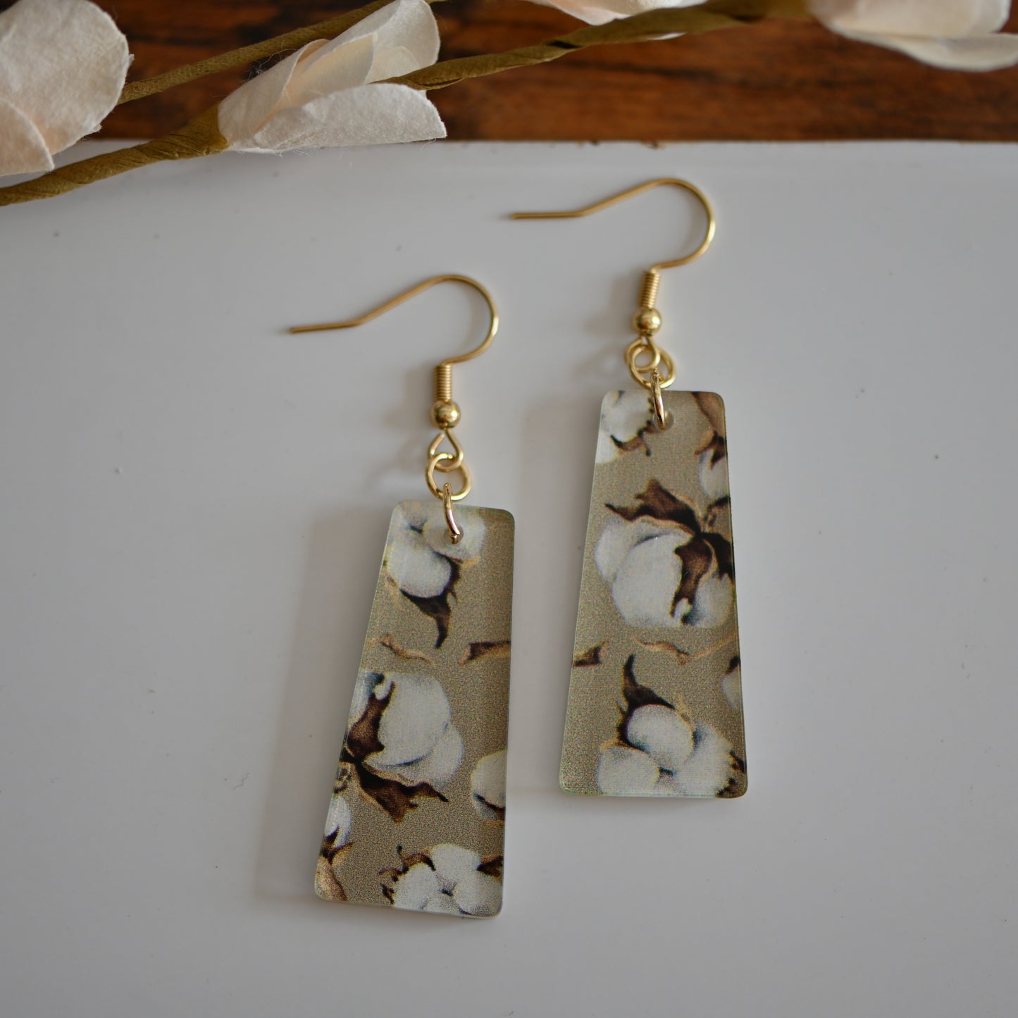 Clearance: Acrylic Cotton flower dangle earrings