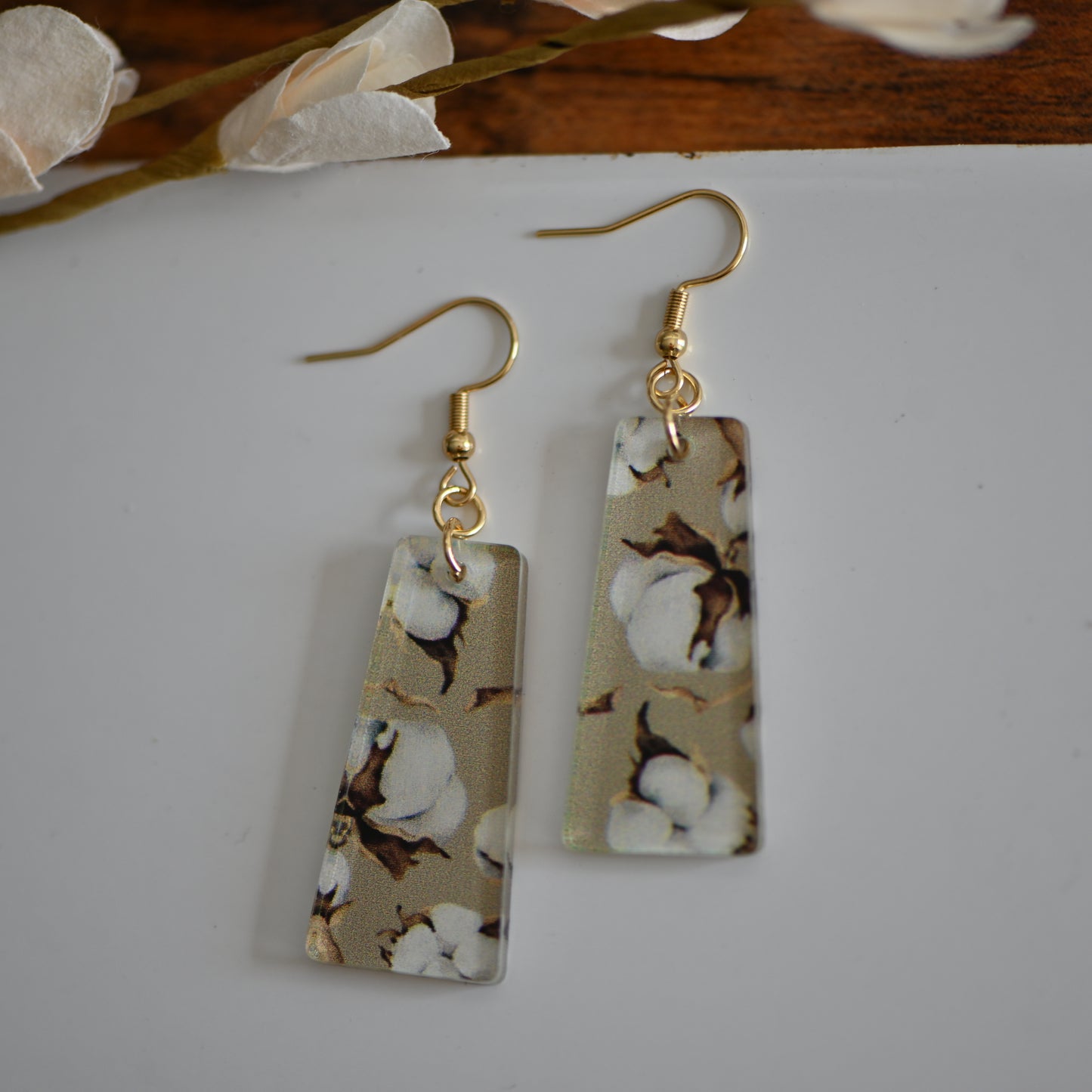 Clearance: Acrylic Cotton flower dangle earrings