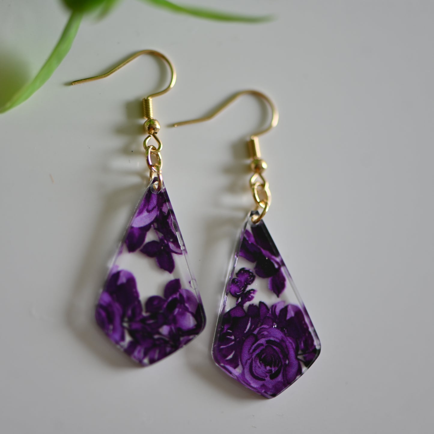 Clearance : Purple clear acrylic dangle earrings