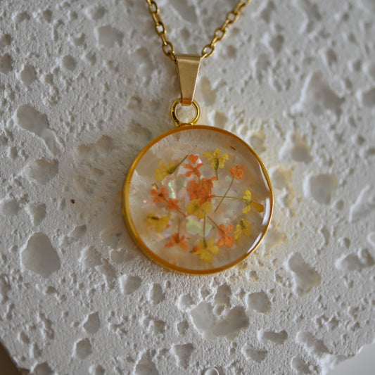 Real flower resin necklace