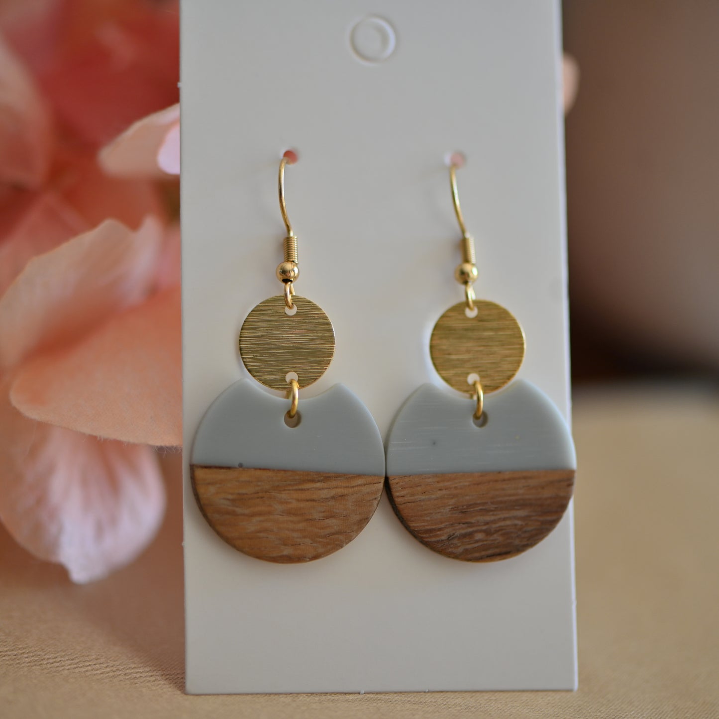 Gray resin and wood dangle earrings