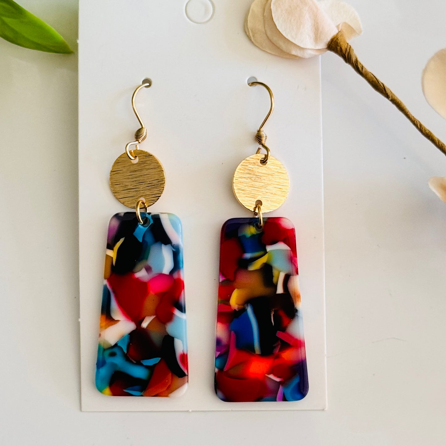 Colorful resin dangle earrings